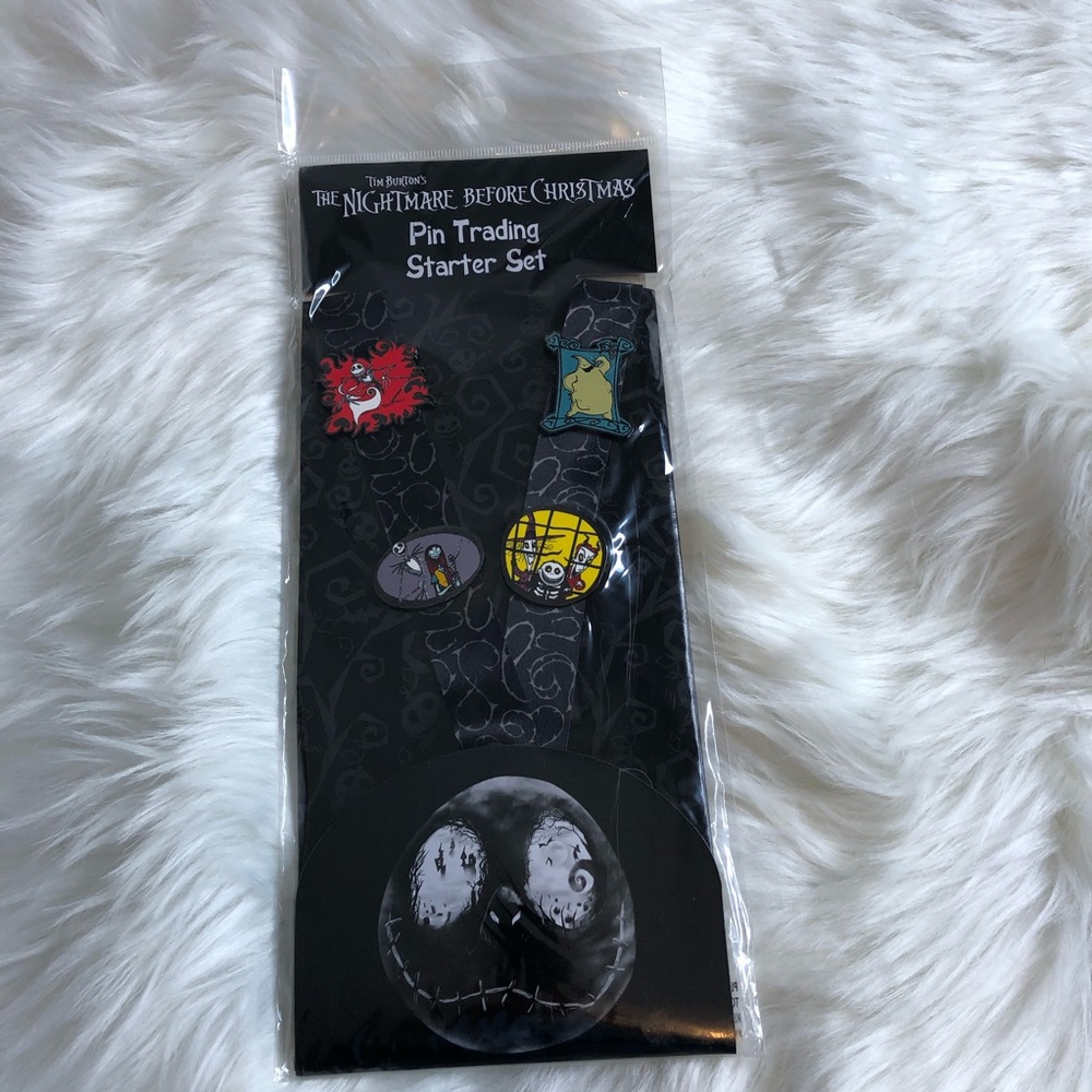 NWT Disney The Nightmare Before Christmas Pin Trading Starter Kit